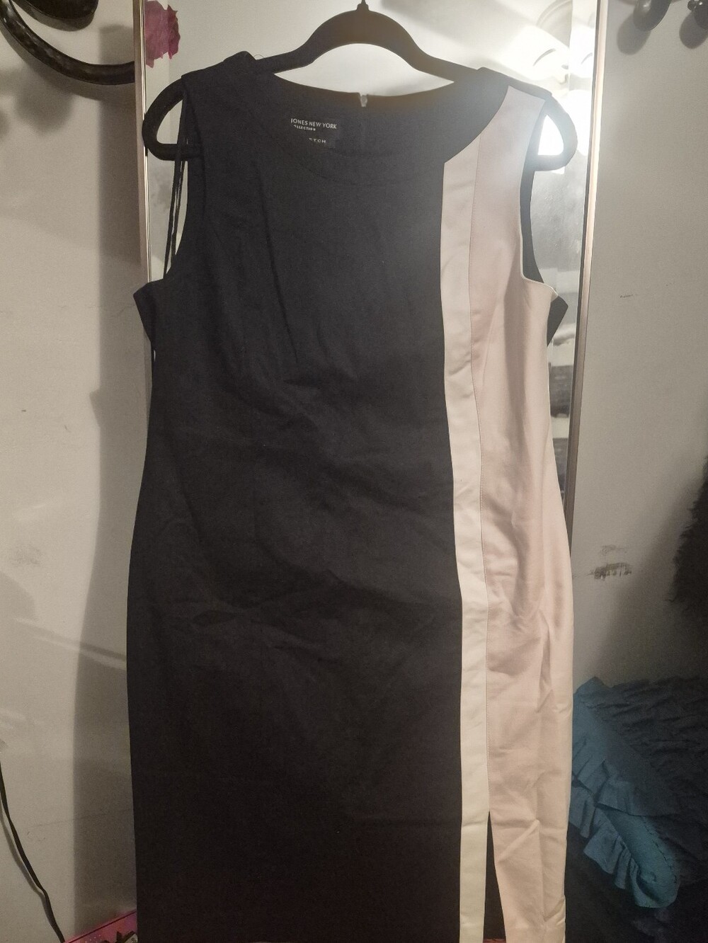 Jones New York Black and Blush Colorblock Sheath Dress